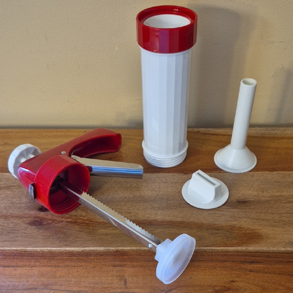 NEW Nesco Jerky Works Jerky Making Press